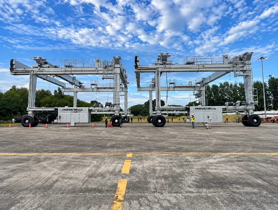 Mobile gantry crane