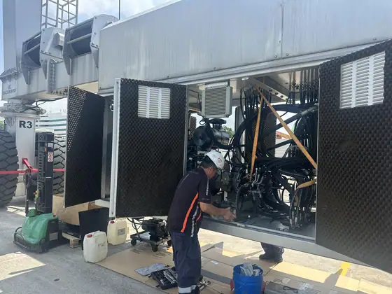 Mobile crane repair